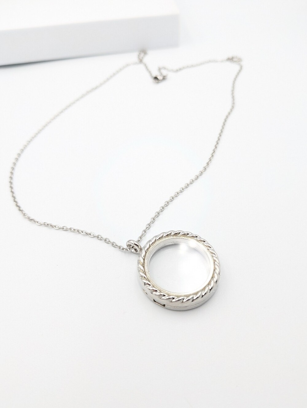 5/25$   From Effy with love hollow locket chain necklace